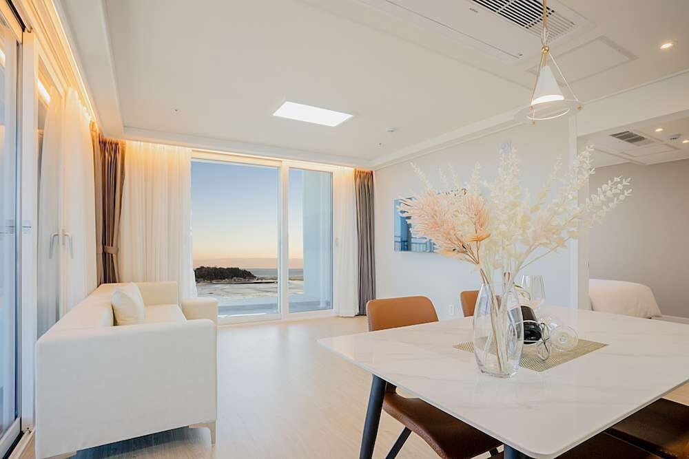 Royal Studio Suite (2F THEBOWL breakfast 50% off 22,000 to 11,000 KRW, on-site payment for up to 2) photo 2