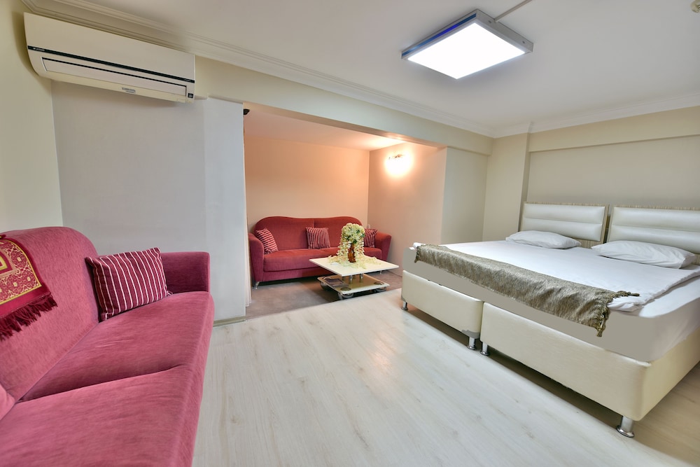Standard Double or Twin Room photo 3