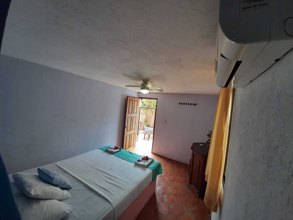 Basic Double Room, 1 Queen Bed, Pool Access, Courtyard Area photo 3