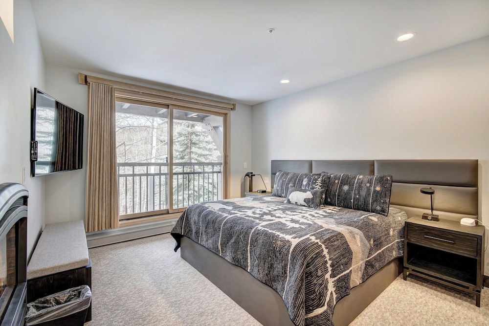 Premier Townhome, 3 Bedrooms photo 3