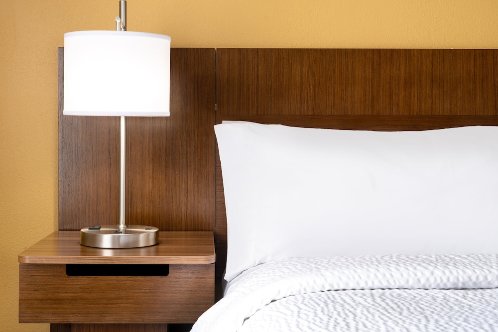 Standard Room, 1 King Bed, Accessible Bathtub, Non Smoking (Mobility, Accessible Tub) - Photo 1