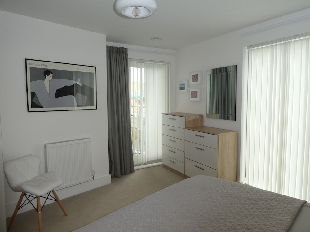Luxury Apartment, 2 Bedrooms, Sea View (near beach and city center) photo 3