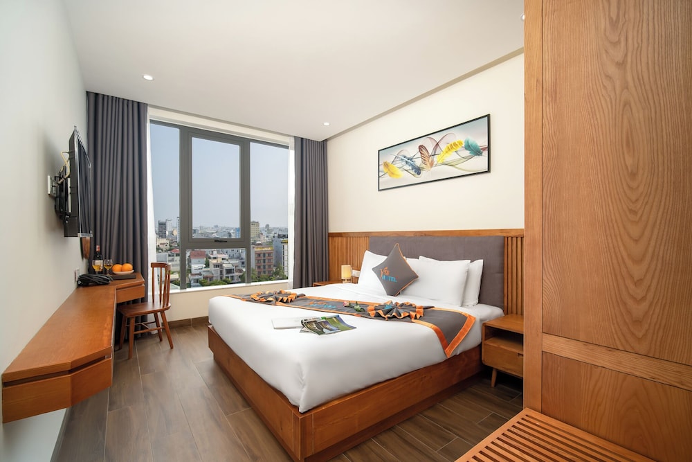 Deluxe Double Room, City View