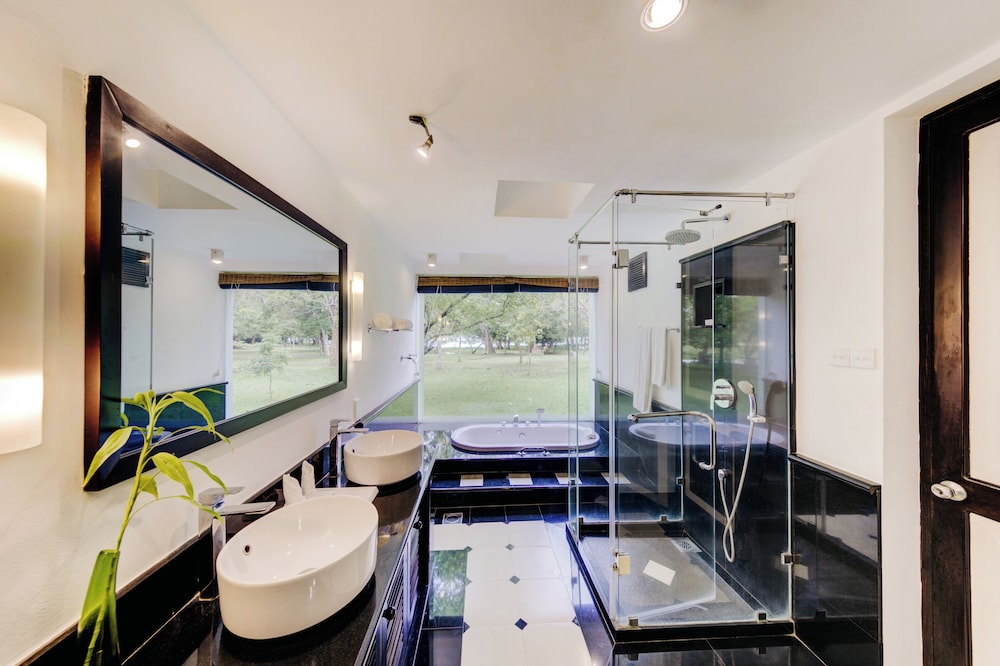 Deluxe Twin Lake View - 15 % discount on F&B and 10% on SPA - Photo 2