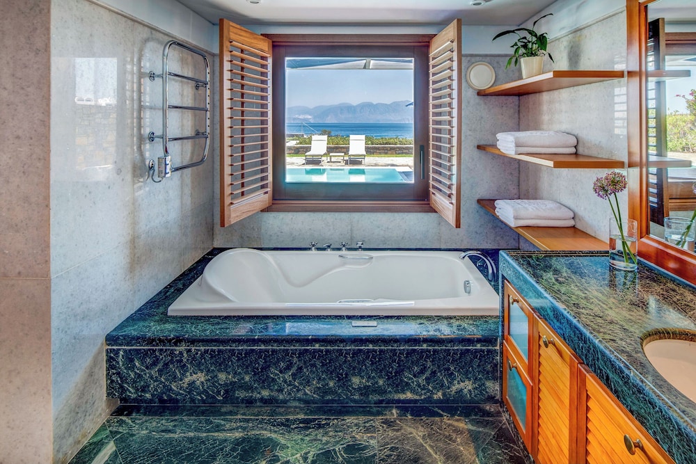 Island Villa Sea View with Private Pool - Photo 3