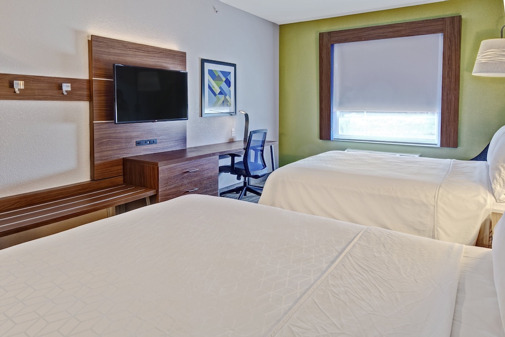 Standard Room, Accessible (Roll-In Shower) - Photo 1