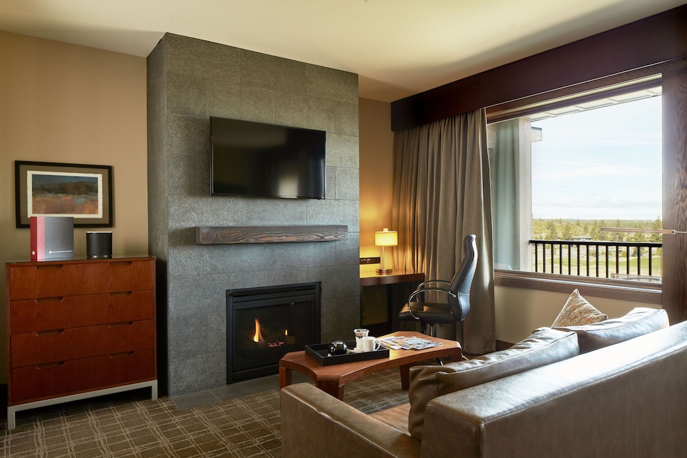 Deluxe Room, 2 Queen Beds, Mountain View (Golf Course View) (Call for dog-friendly options) photo 3