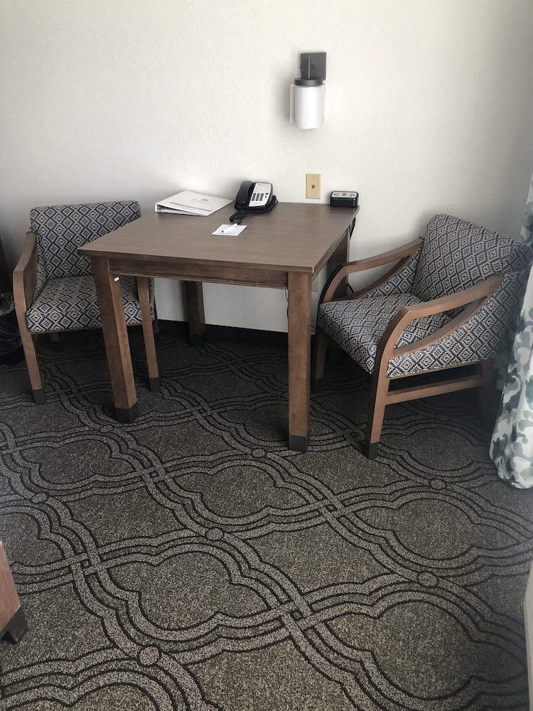 Standard Room, 2 Queen Beds, Non Smoking, Refrigerator & Microwave - Photo 3