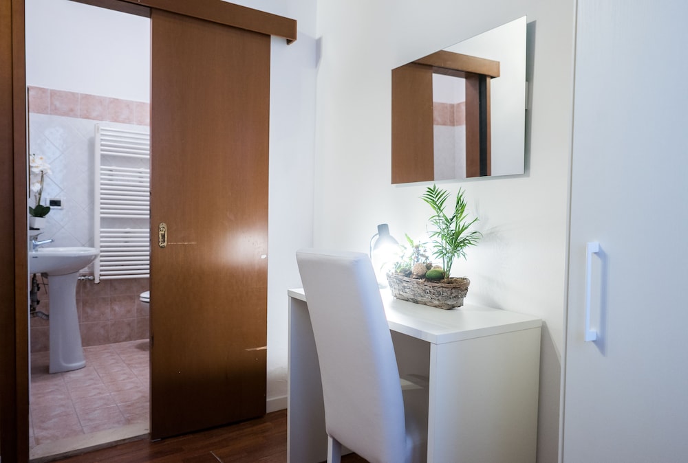 Triple Room, Ensuite photo 2