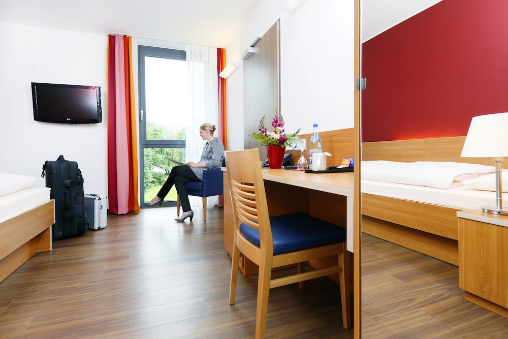 Single Room, Non Smoking photo 2