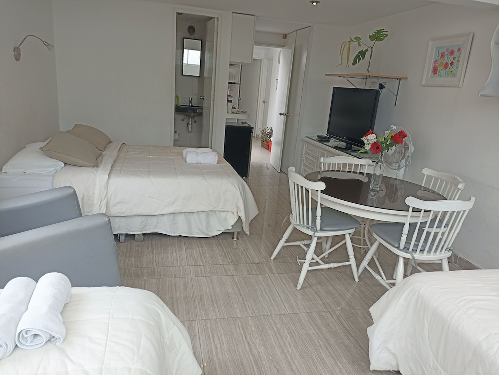 4 Executive Suite, Corner, 3 bedrooms photo 1