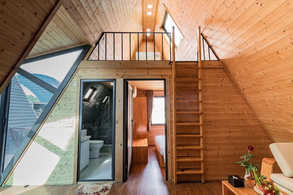 Standard Bungalow, Lake View photo 3