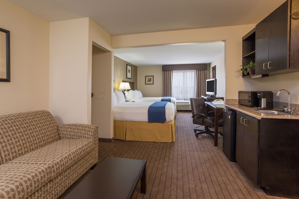 Suite, 1 King Bed, Accessible (Communications) - Photo 1