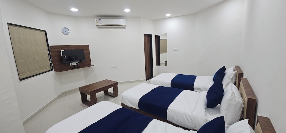Deluxe Triple Room photo 2