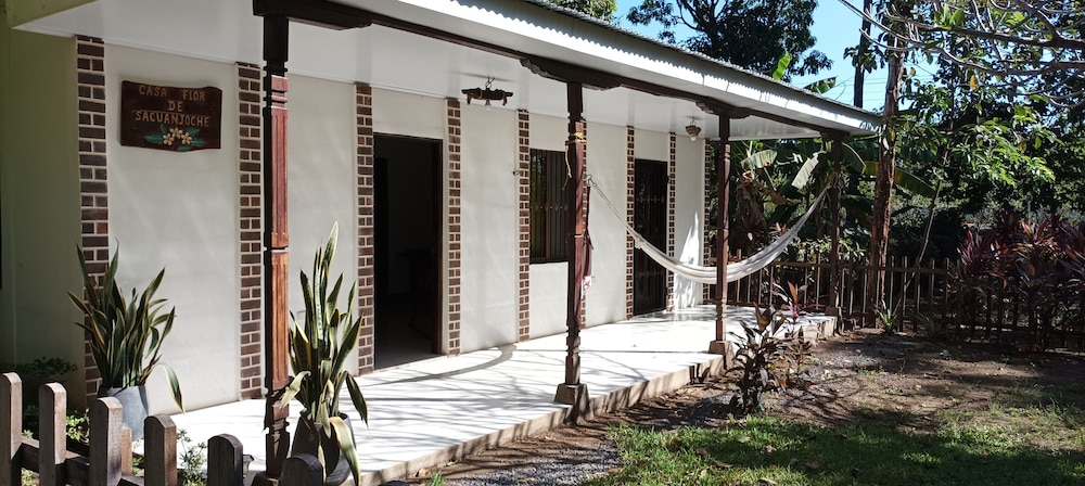 Family House, 2 Bedrooms, Garden View, Courtyard Area photo 2