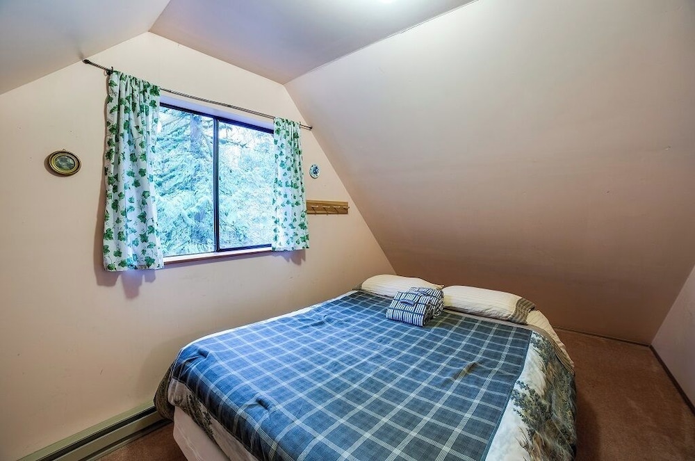 Cabin (3 Bedrooms) photo 3