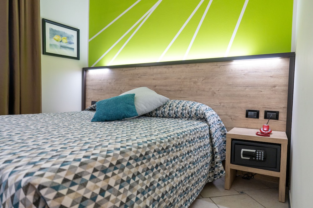Business Double Room Single Use photo 2