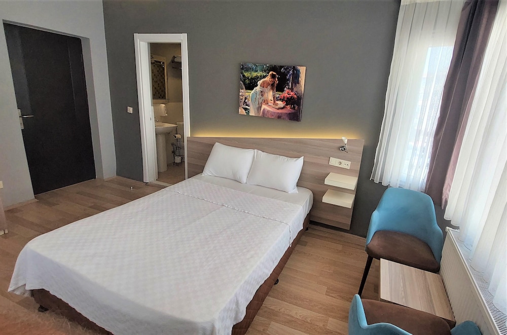 Standard Room photo 2