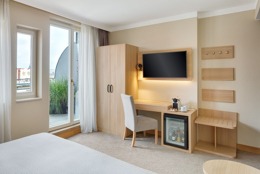 Superior Double Room with Balcony