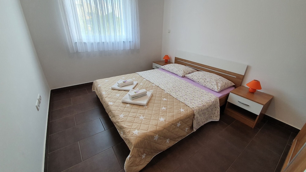 Apartment, 2 Bedrooms (4 - B4)