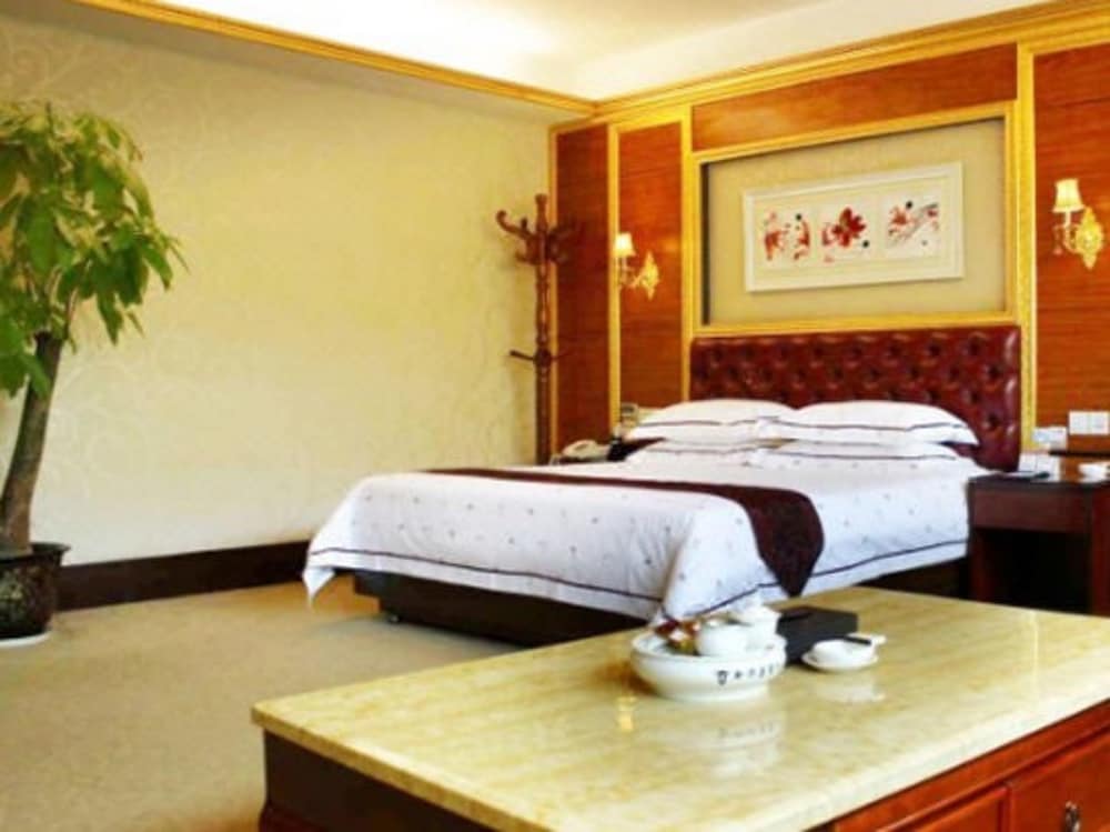 Deluxe Suite photo 1