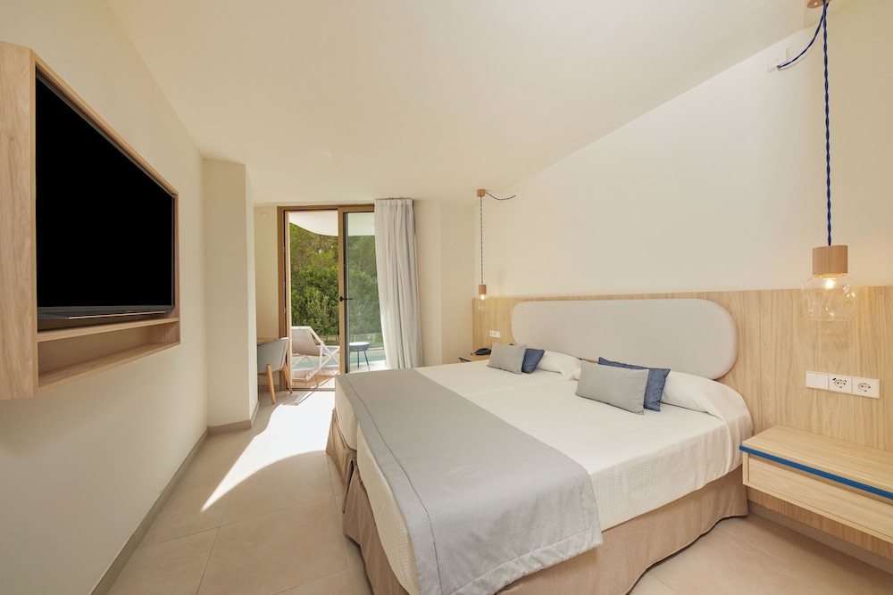 Habitación Doble con Balcón (Acceso directo a la piscina)