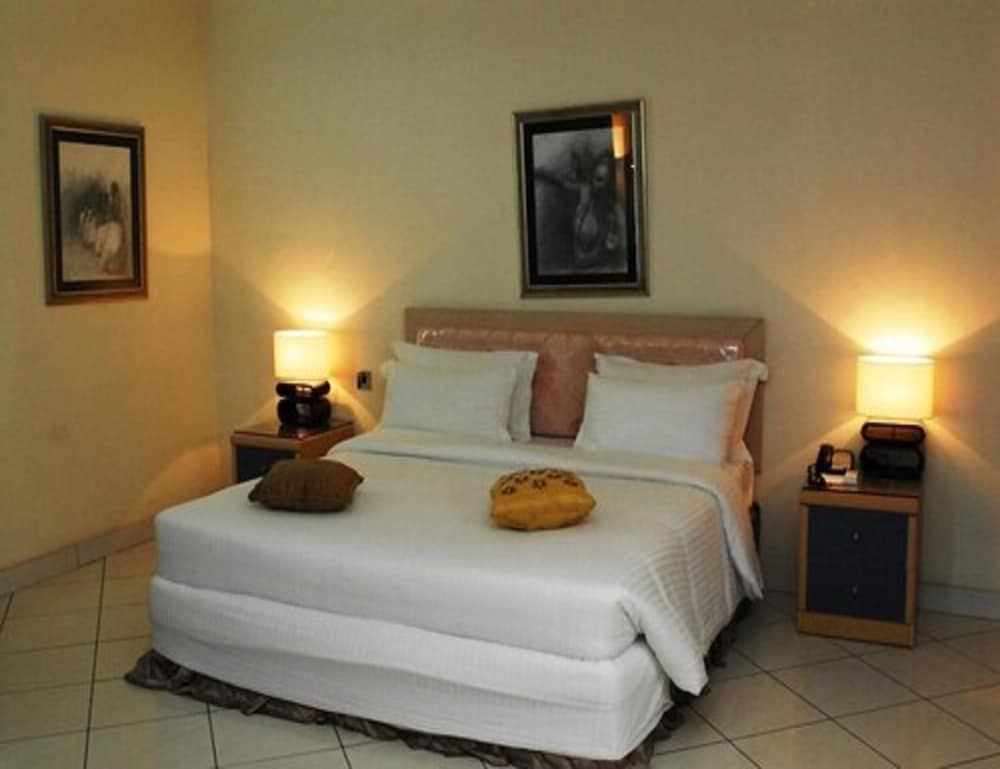 Luxury Suite - Photo 5