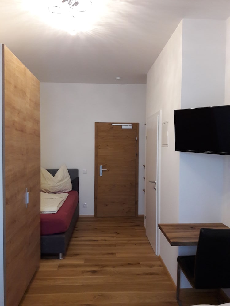 Studio Apartment photo 3