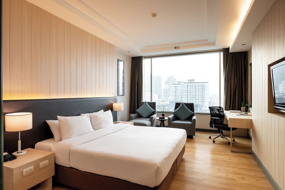 Deluxe Room, City View