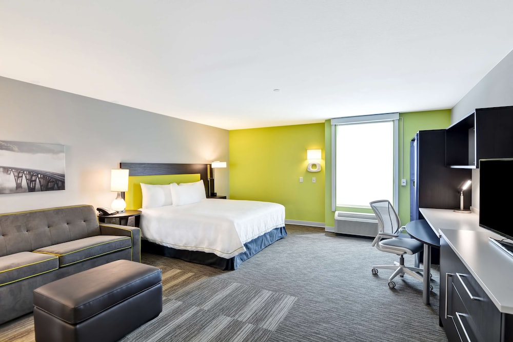 Studio, 1 King Bed, Accessible, Bathtub (Mobility & Hearing) photo 3