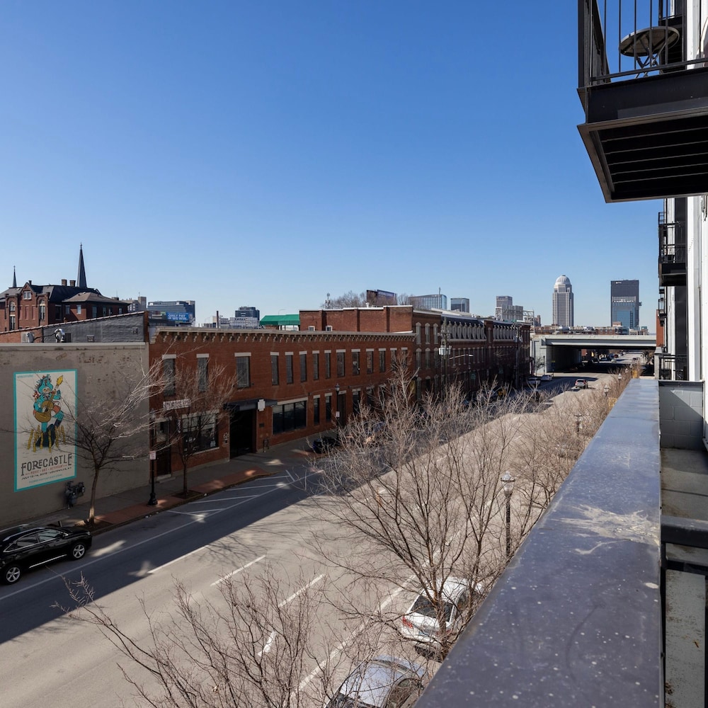 Modern Nulu 2BR Cozysuites 04, Billede 9