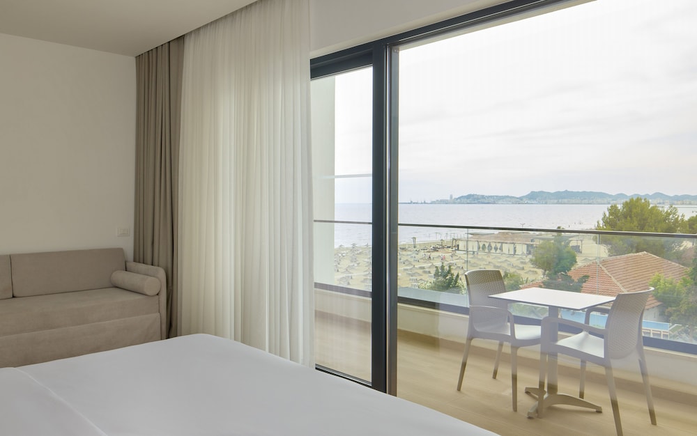 Room, Sea View (Sol, 2+1)