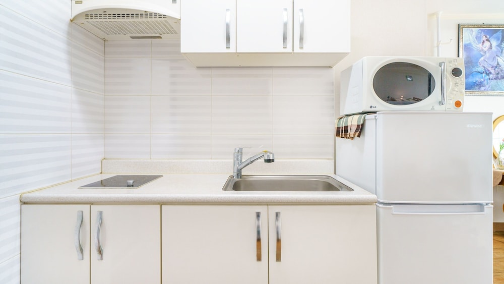 Basic Room, 1 Bedroom (Byeolbit(river view)) - Photo 9