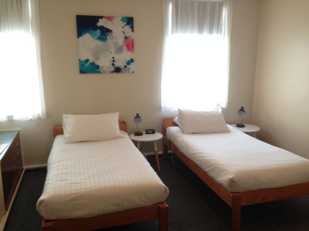 Hotel Twin With Ensuite photo 2