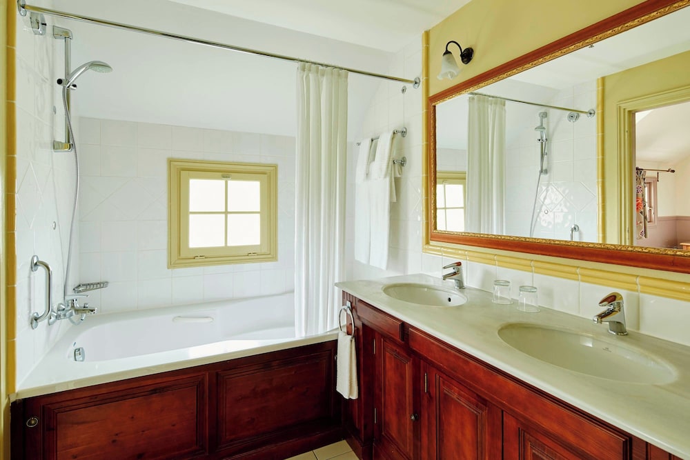 Room, 3 Bedrooms - Photo 10