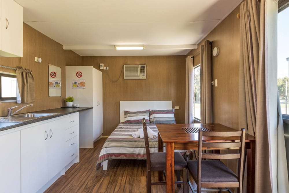 Standard Cabin, Shared Bathroom photo 1