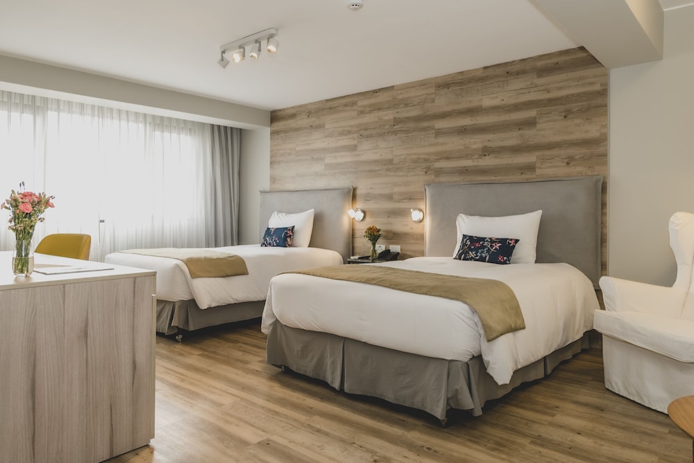Premium Twin Room - Photo 1