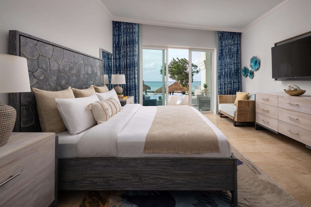 East Bay Beachfront Swim-up Butler Suite (BSUP)