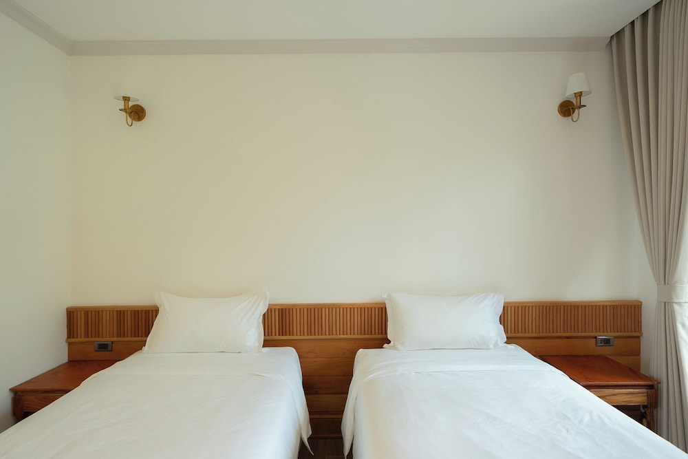 Deluxe Twin Room, Balcony, Garden View