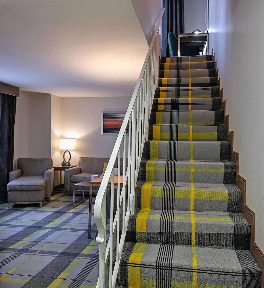 Suite, 1 King Bed, Non Smoking (Deans) - Photo 4