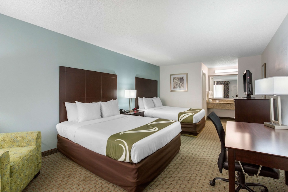 Standard Room, 2 Queen Beds, Non Smoking - Photo 1