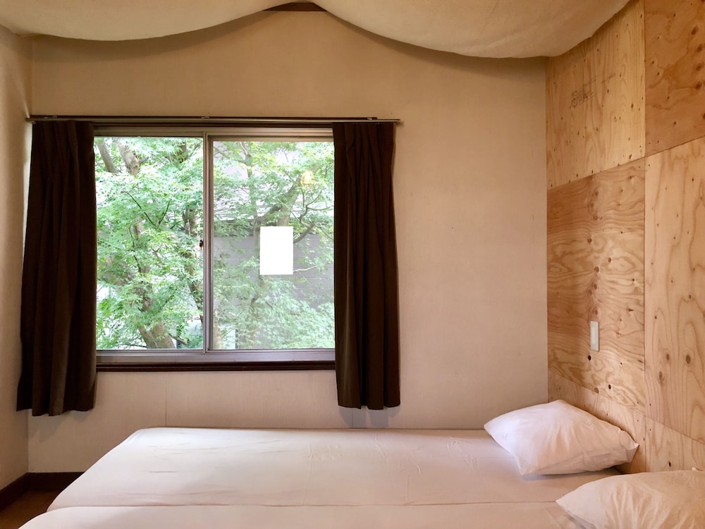 Twin Room - Photo 2