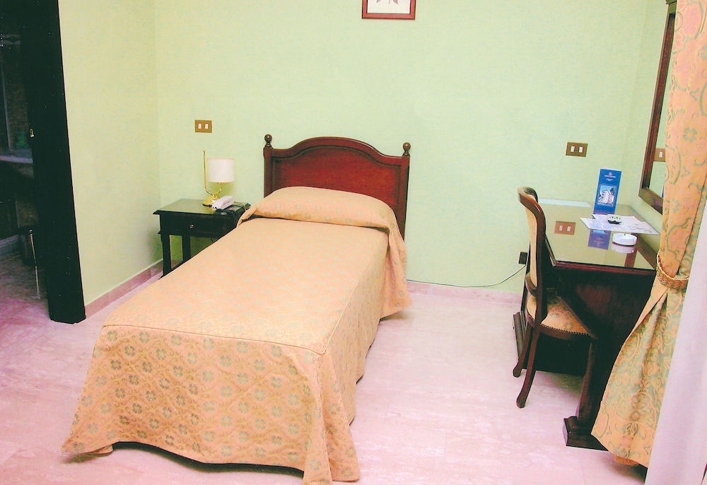 Single Room photo 3