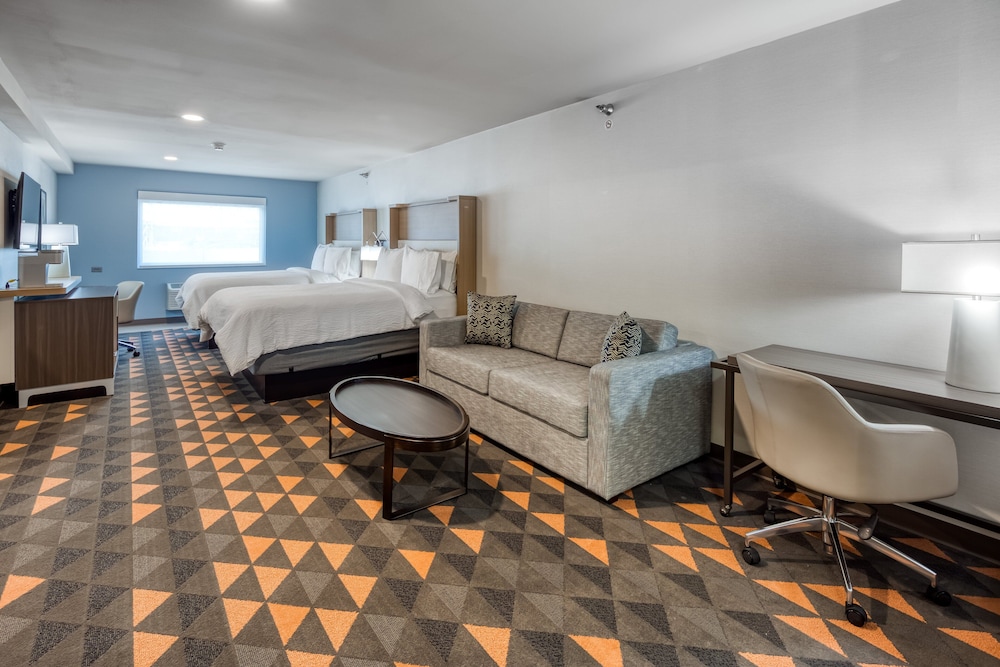 Suite, 1 Bedroom - Photo 2