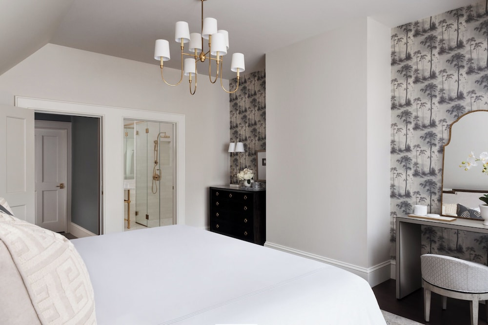 Luxury Double Room, City View
