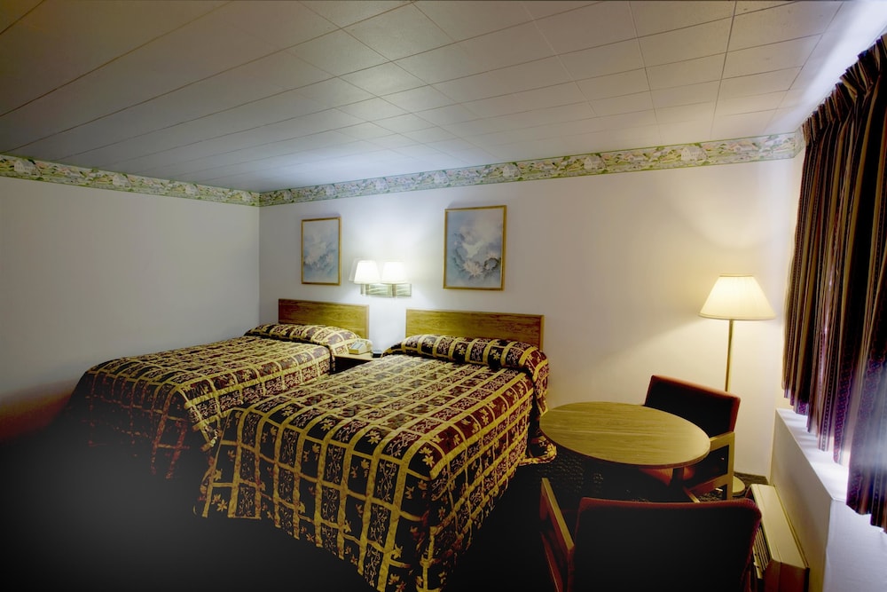 Room, 2 Double Beds, Smoking photo 1