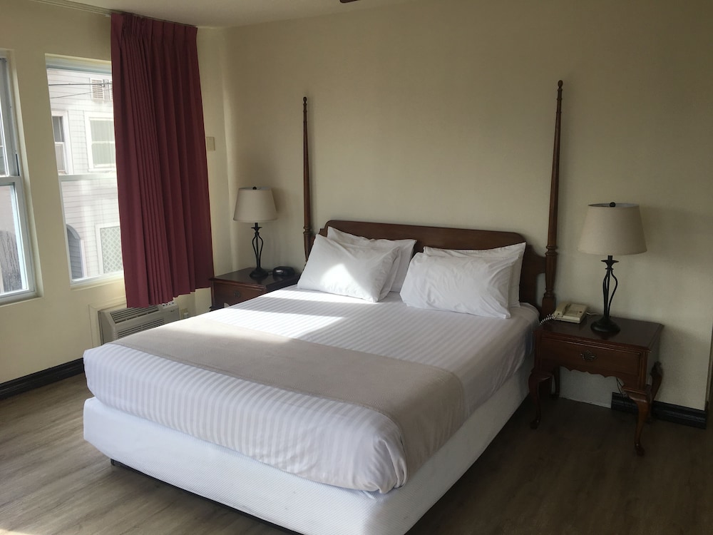 Standard Room, 1 King Bed, Ocean View (6JV) photo 1