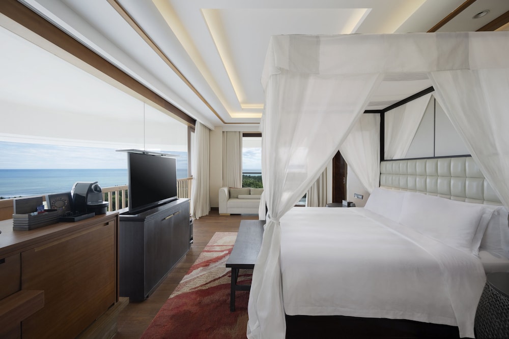 Presidential Suite, Sea View (Up to 6 Guests) photo 2