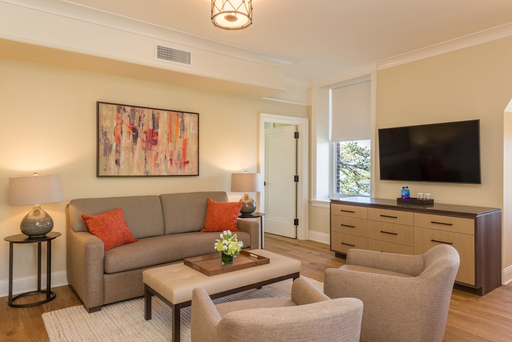 Abbey Garden View Suite - Photo 1