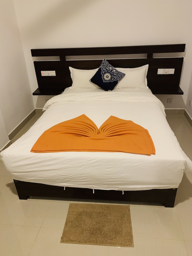 Basic Double Room, 1 King Bed photo 1